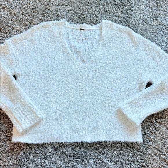 Free People Cream V-Neck Sweater Size Small - Picture 1 of 10